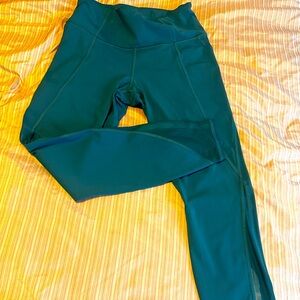 Athleta Lightening 7/8 Tight With Stash Pocket